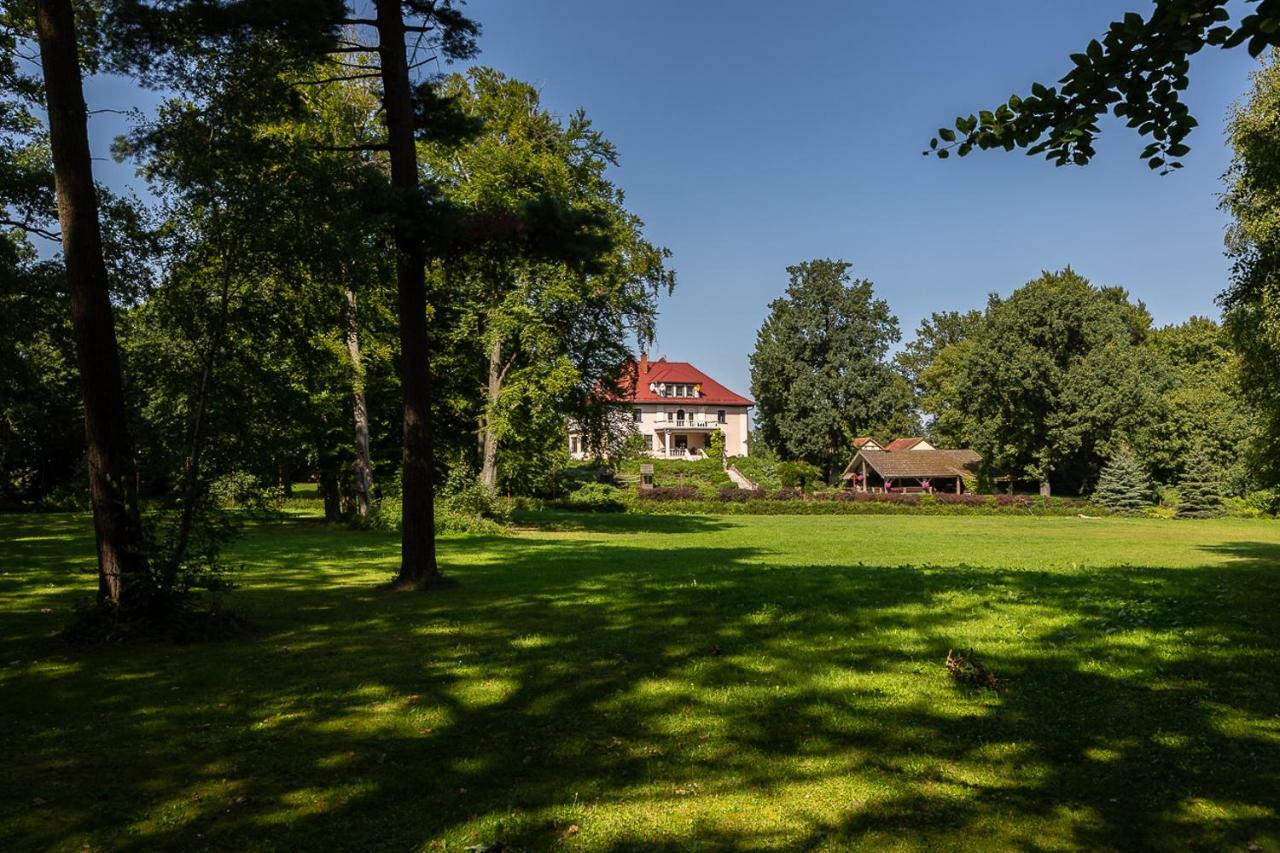 Palac Pozorty Bądki エクステリア 写真